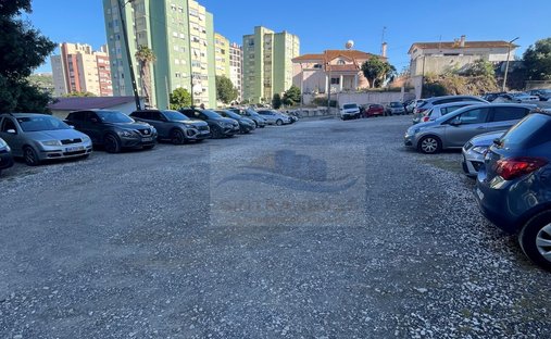 Terreno a Santo António dos Cavaleiros, Lisbona, Portogallo 1