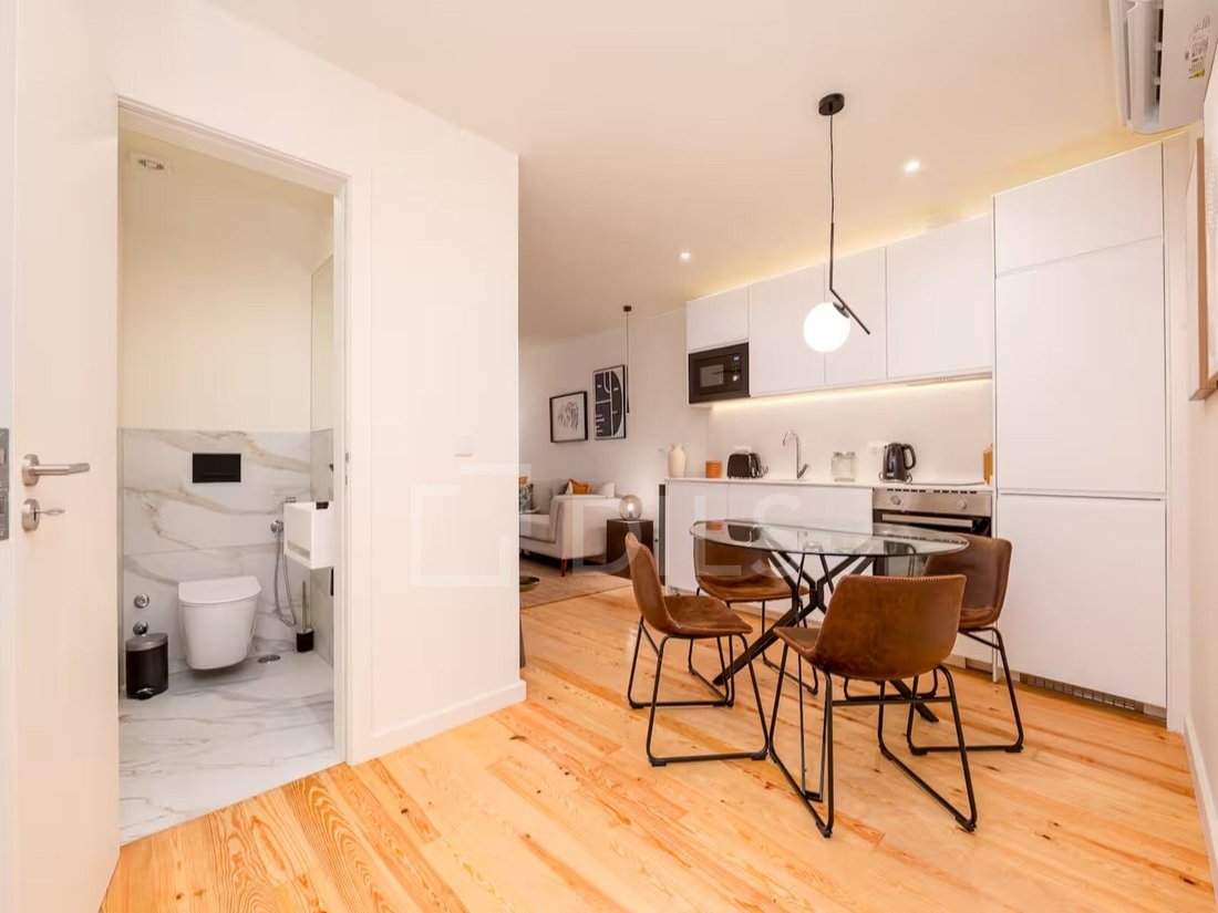 Apartment in Misericordia, Lisbon, Portugal 3 - 16123890