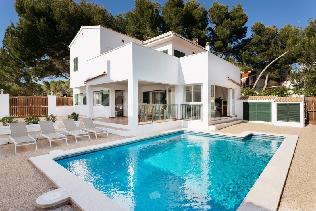 Chalet in es Mercadal, Balearic Islands, Spain 1 - 15866150