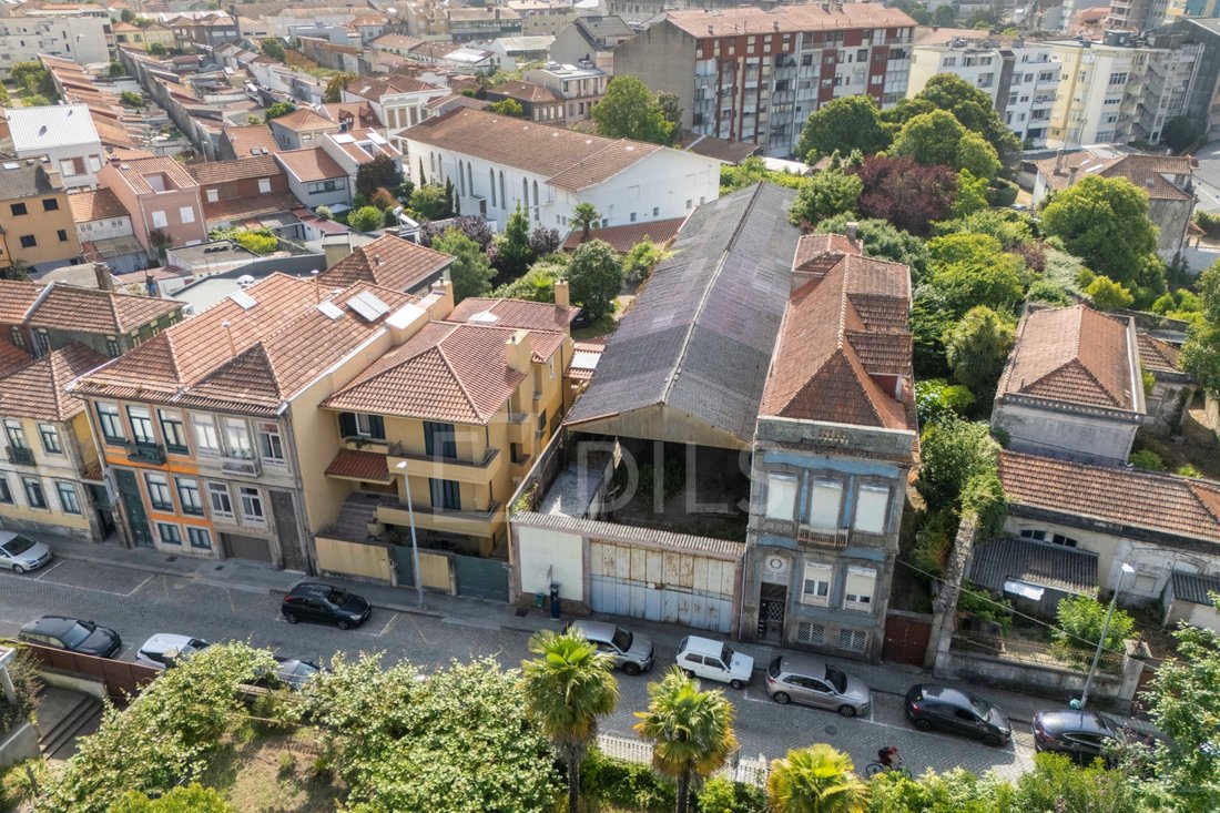 Apartment in Lordelo do Ouro e Massarelos, Porto District, Portugal 1 - 15800430