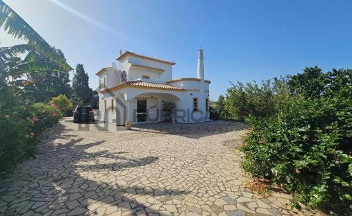 Haus in Quarteira, Algarve, Portugal 1