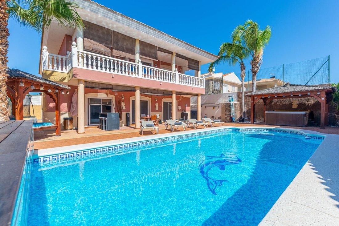 Villa in Busot, Valencian Community, Spain 2 - 15796264