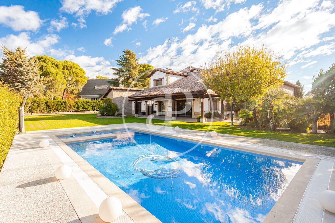 Villa in Villaviciosa de Odon, Comunidad de Madrid, Spain 1 - 16642549