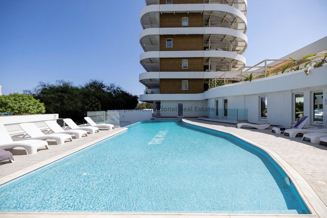 Apartment in Larnaca, Larnaca, Cyprus 1 - 15236206