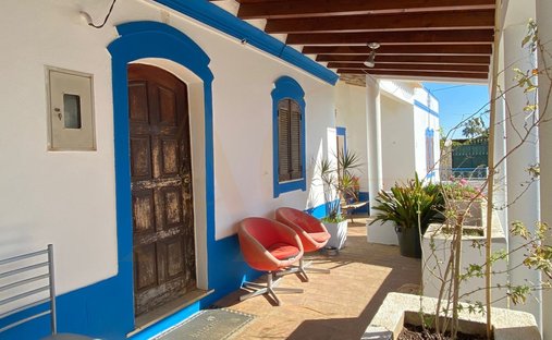House in Faro (Se e Sao Pedro), Algarve, Portugal 1