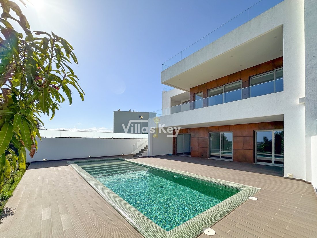 Villa in Mexilhoeira Grande, Algarve, Portugal 1 - 13893409