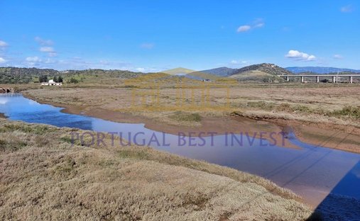 Land in Portimao, Algarve, Portugal 1