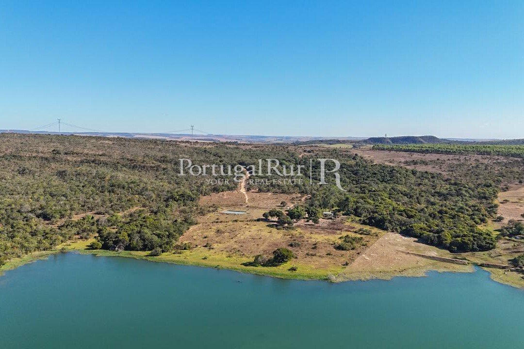 Estate in Corumbá de Goiás, State of Goiás, Brazil 4 - 15997160