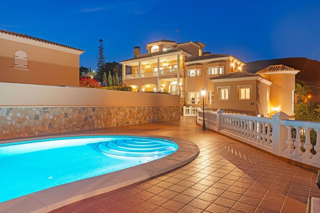Villa in el Campello, Valencian Community, Spain 1 - 15796258