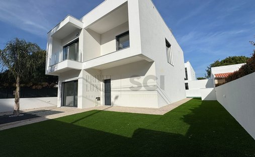 House in Azeitao (Sao Lourenco e Sao Simao), Setubal, Portugal 1