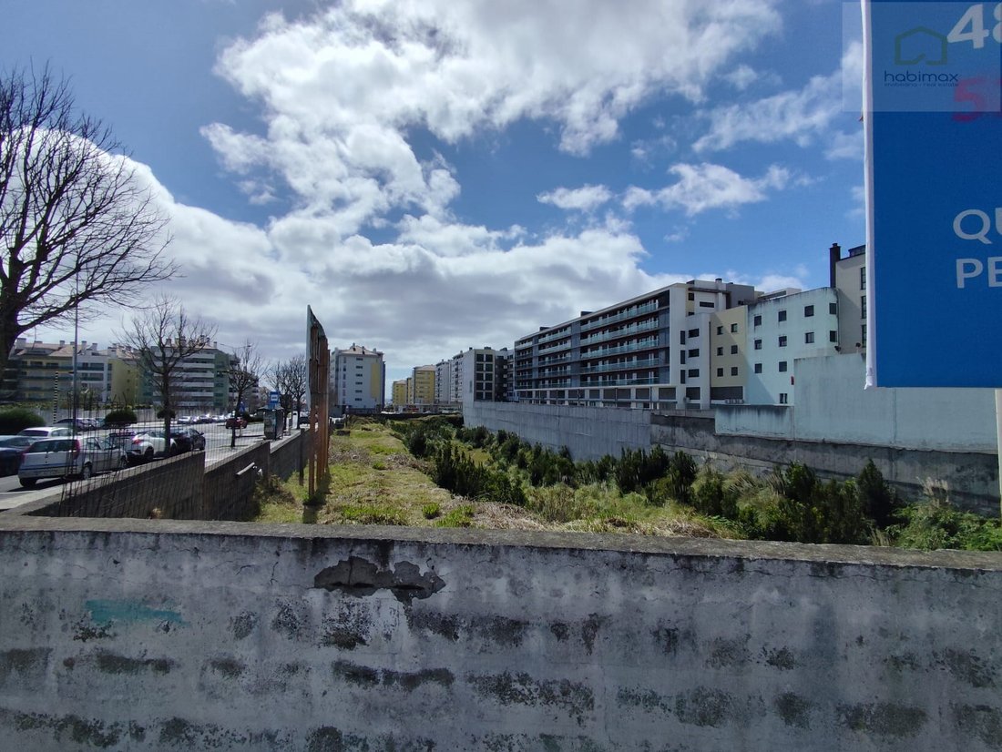 Land in Ponta Delgada (Sao Pedro), Azores, Portugal 4 - 15384839