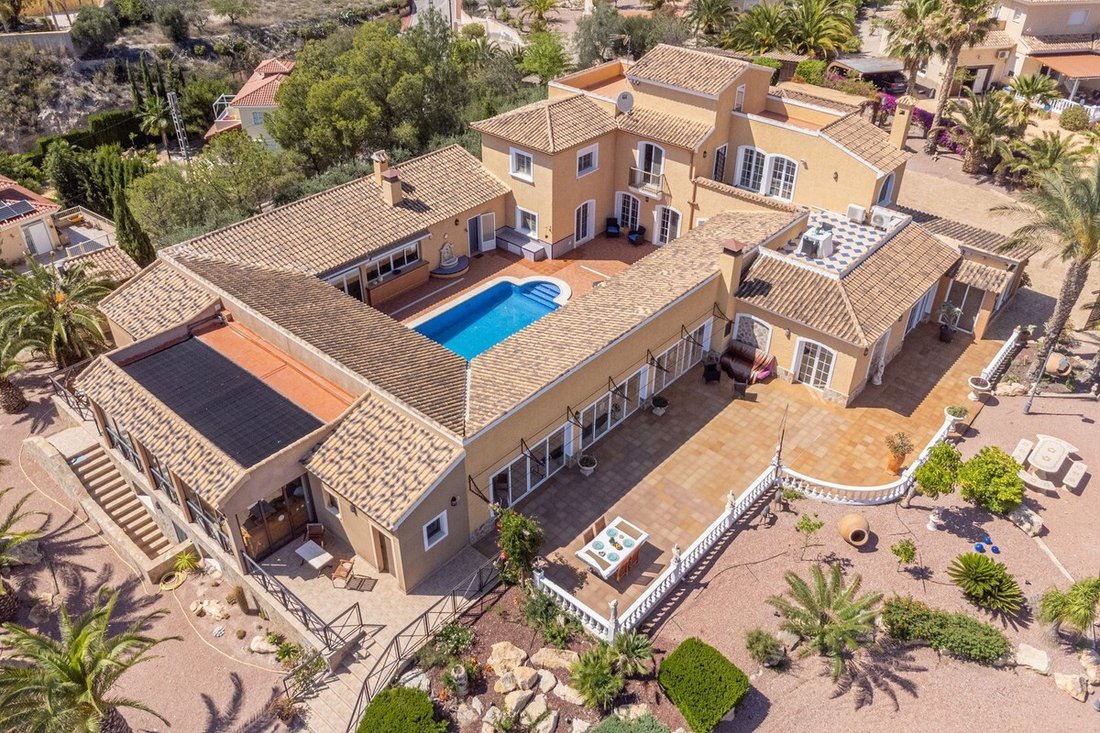 Villa in Busot, Valencian Community, Spain 1 - 15796285