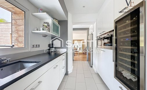 Near Bayeux Elegant XVII Ith Century Castle With 60 Ha Park