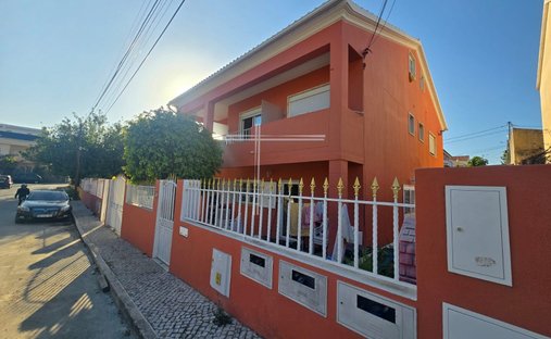 Haus in Charneca de Caparica und Sobreda, Setúbal Municipality, Portugal 1
