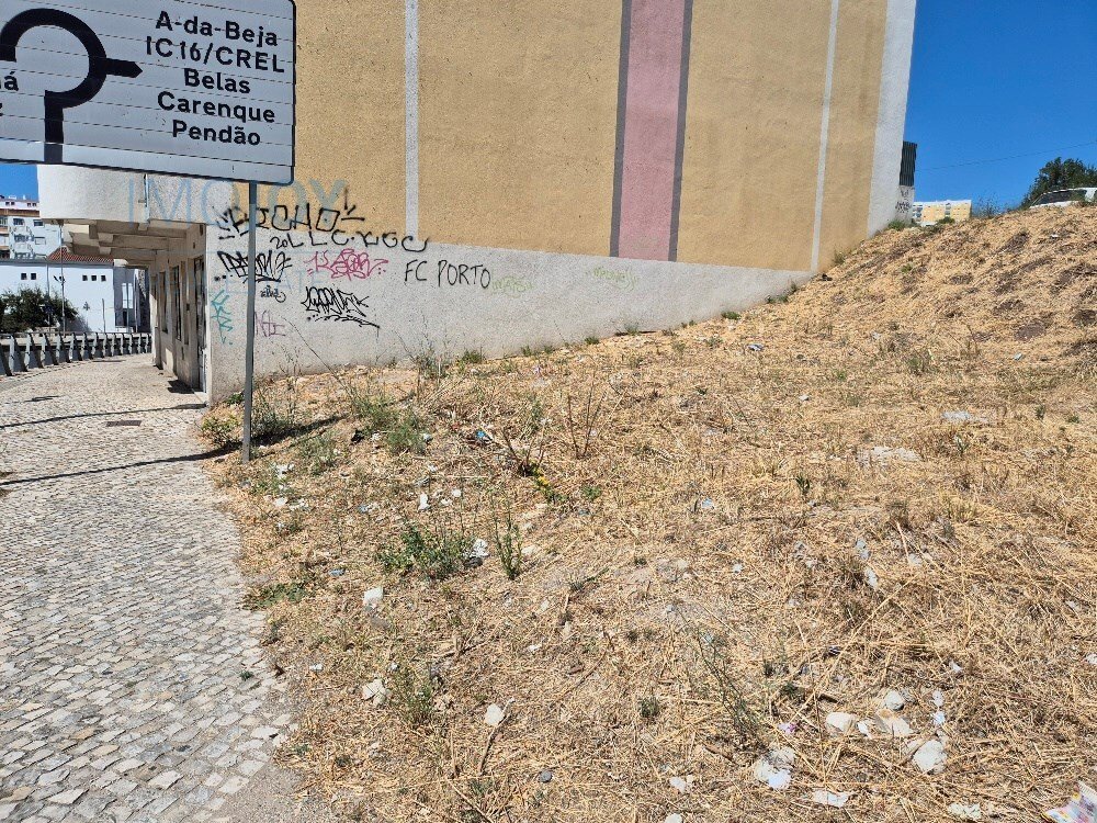 Land in Falagueira-Venda Nova, Lisbon, Portugal 4 - 16082393
