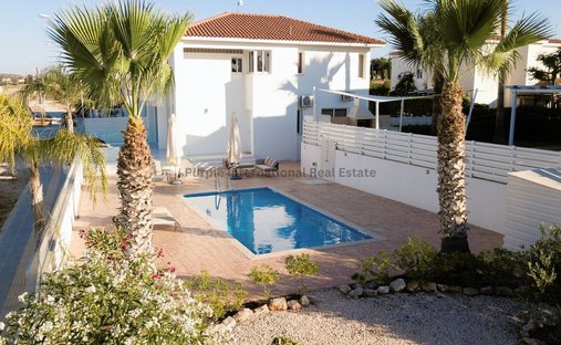 Villa in Paralimni, Famagusta, Cyprus 1