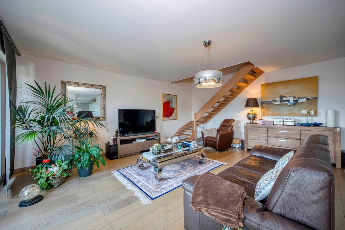 Apartment in Peripherie, Poisy, France 4 - 16715777