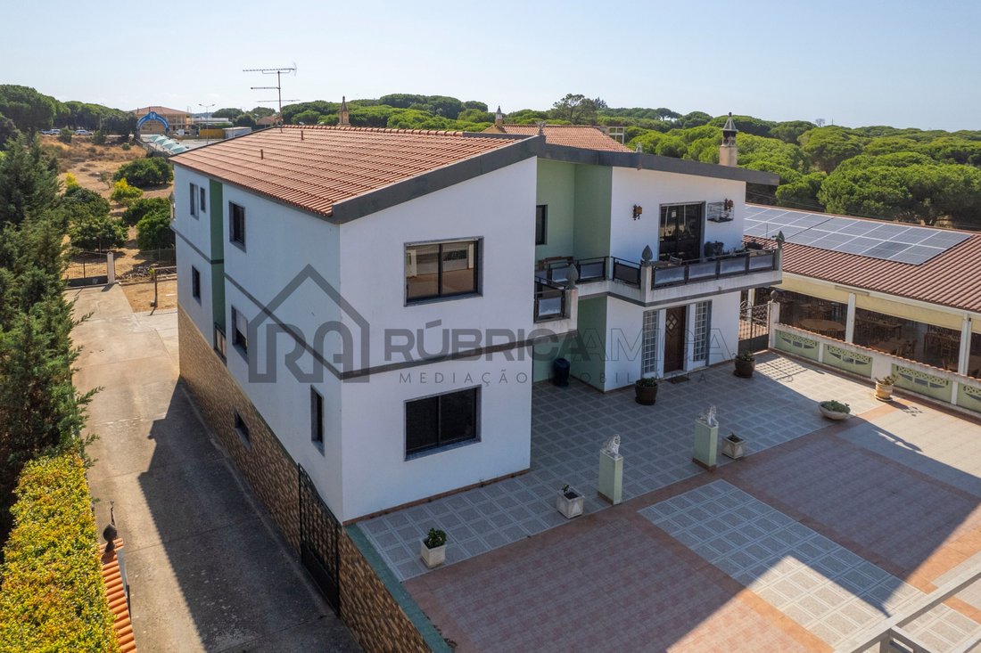 House in Quarteira, Algarve, Portugal 1 - 16472466