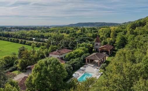 Estate in Lafrançaise, Occitania, France 1