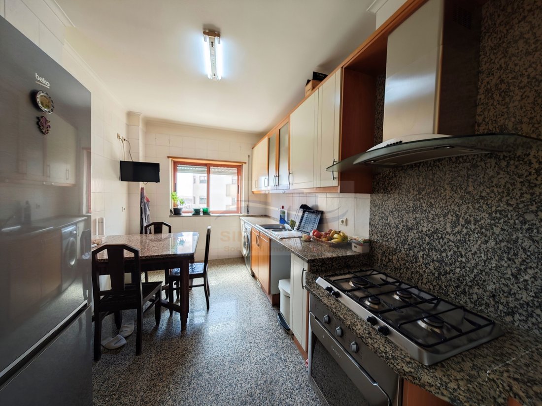 Apartment in Ramada e Canecas, Lisbon, Portugal 1 - 15386757