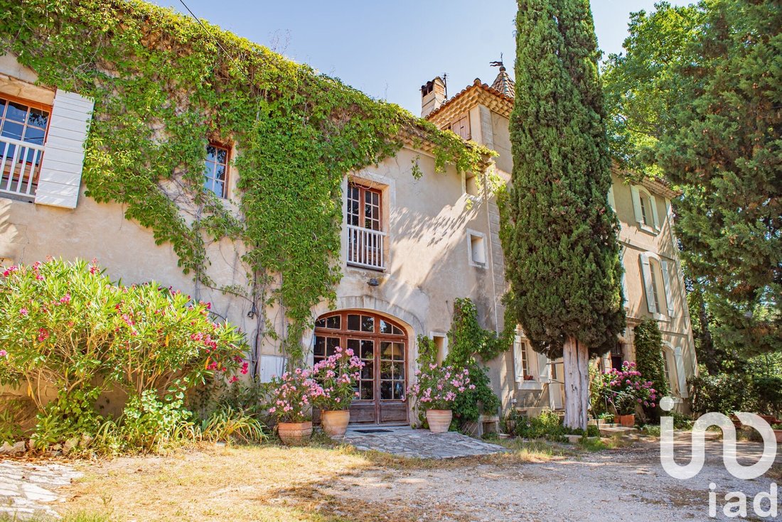 House in Saint Antoine, L'Isle-sur-la-Sorgue, France 2 - 16718261