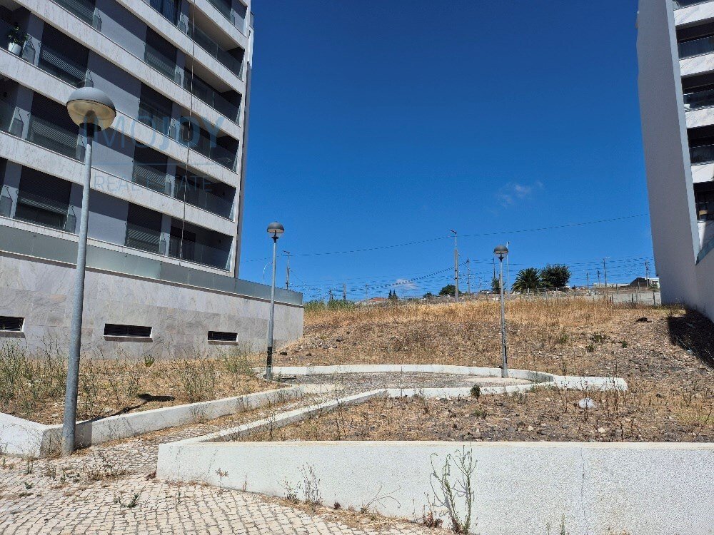 Land in Venteira, Lisbon, Portugal 2 - 16086750