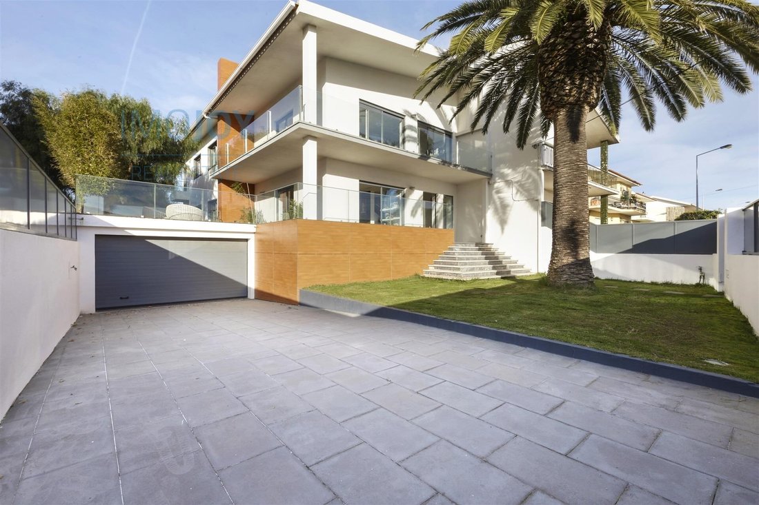 House in Carcavelos e Parede, Lisbon, Portugal 1 - 14145100