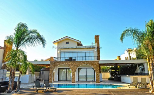 Villa in Sotira, Cyprus 1