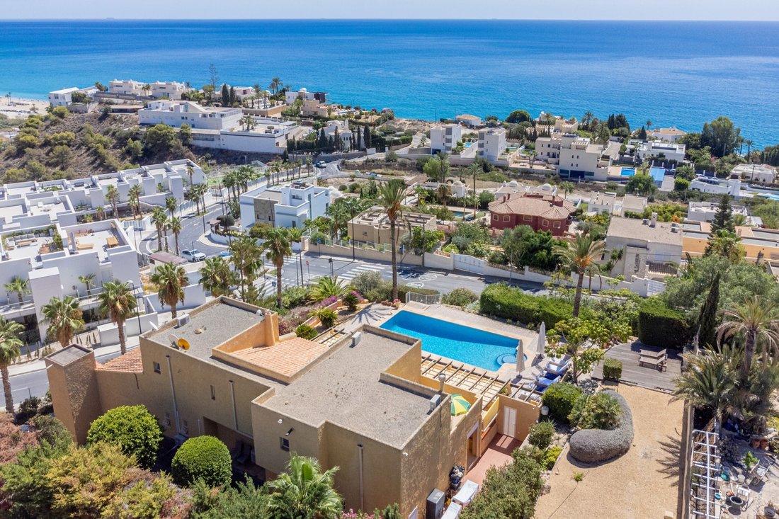 Villa in la Vila Joiosa / Villajoyosa, Valencian Community, Spain 3 - 16248038