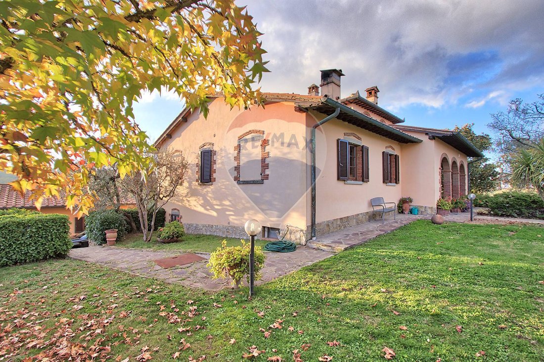 Villa in Monte San Savino, Tuscany, Italy 3 - 16713611