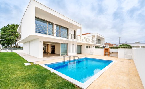 House in São João das Lampas, Lisbon, Portugal 1