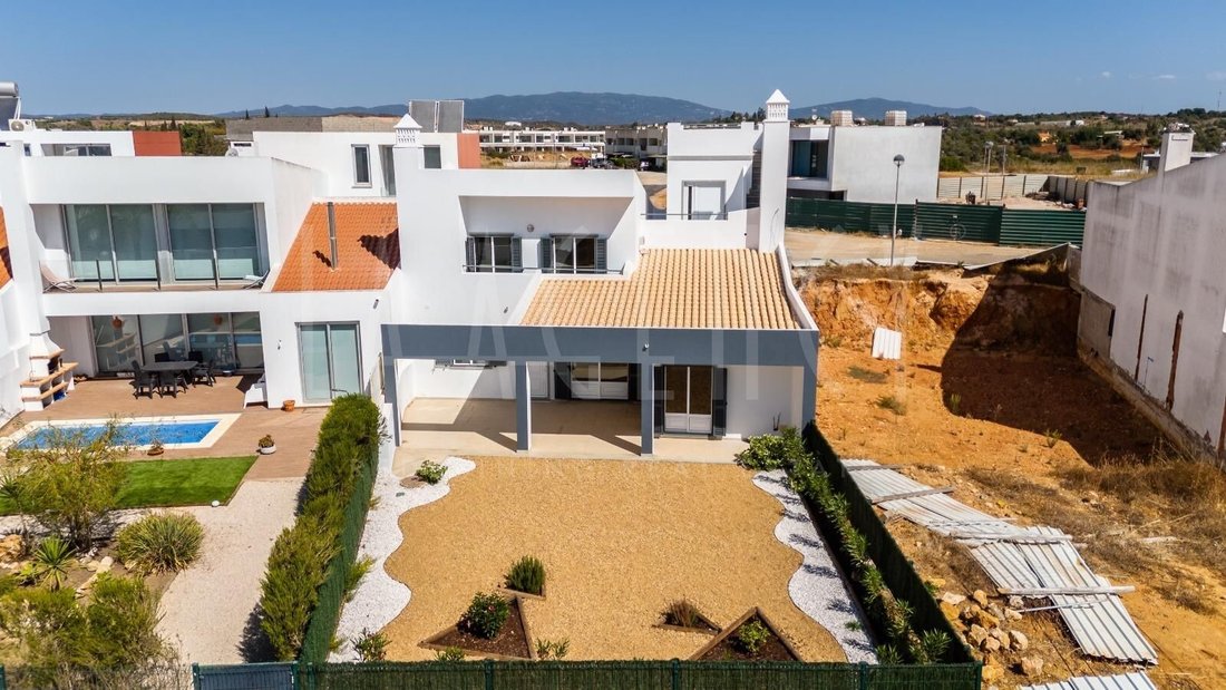 House in Mexilhoeira Grande, Algarve, Portugal 2 - 16472504