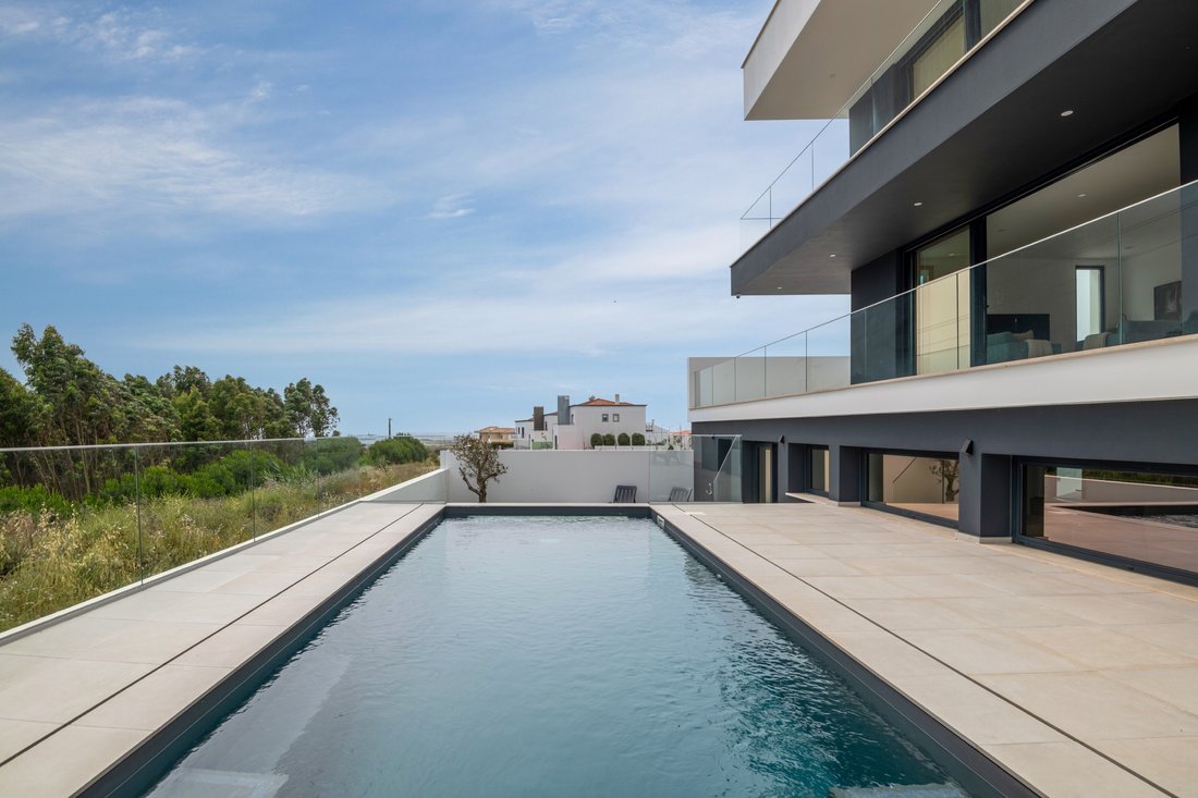 House in Atouguia da Baleia, Leiria District, Portugal 1 - 14389362