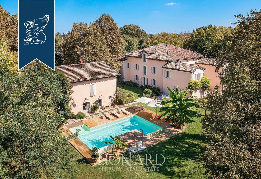 Villa in Correggio, Emilia-Romagna, Italy 2 - 16713446