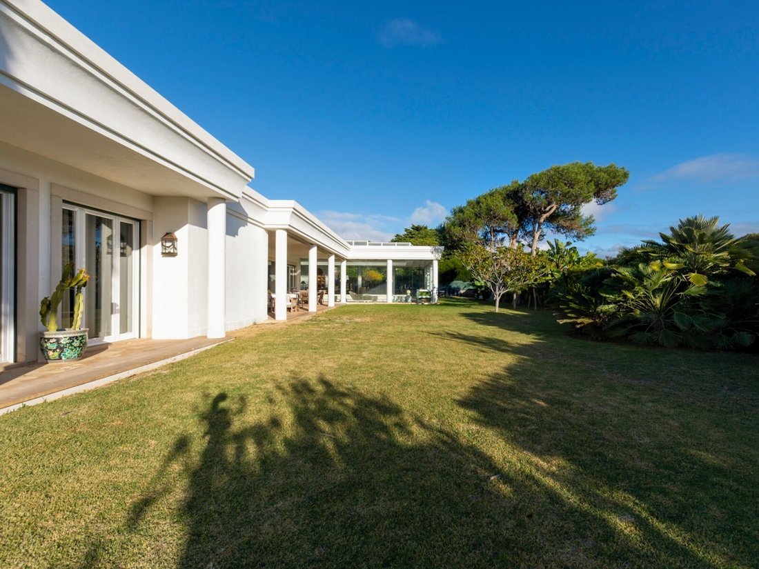 House in Cascais e Estoril, Lisbon, Portugal 1 - 14776807