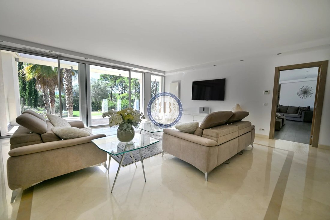House in Mougins, Provence-Alpes-Côte d'Azur, France 4 - 16697009