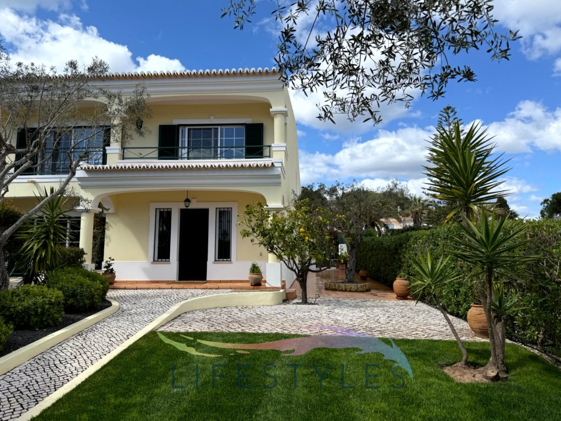 Villa in Vale do Lobo, Almancil, Portugal 2 - 16644618