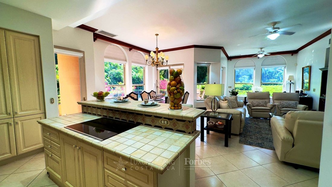 Condo in Jaco, Puntarenas Province, Costa Rica 4 - 16648712
