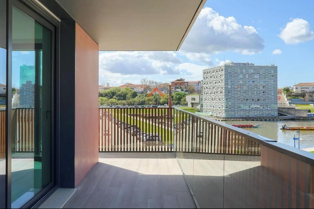 Apartment in Gloria e Vera Cruz, Aveiro District, Portugal 1 - 16484347
