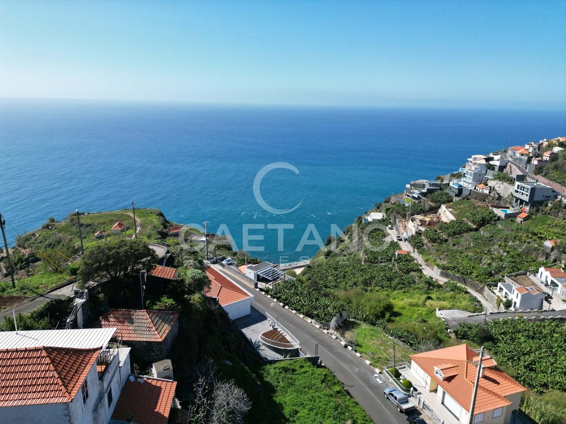 Villa in Estreito da Calheta, Madeira, Portugal 1 - 16659200