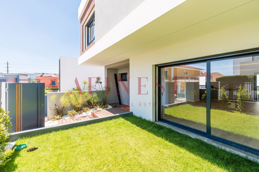 House in Carcavelos e Parede, Lisbon, Portugal 5 - 16644586