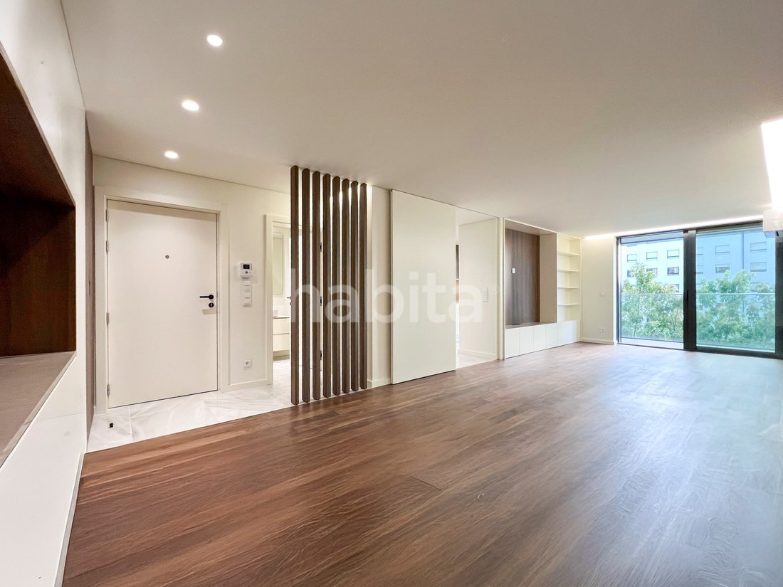 Apartment in Mafamude e Vilar do Paraiso, Porto District, Portugal 1 - 15215125