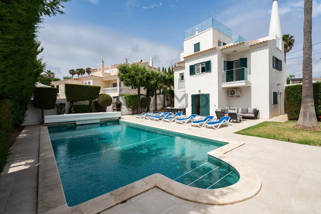 Villa in Carvoeiro, Algarve, Portugal 1 - 14928446