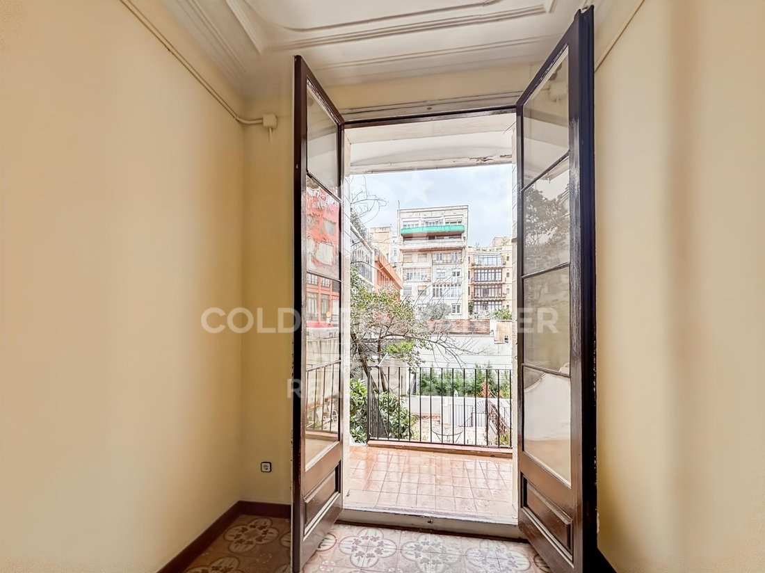 Apartment in Eixample, Barcelona, Spain 4 - 15269387