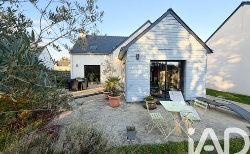 House 379m² Living Space, Great Comfort And Geothermal Energy