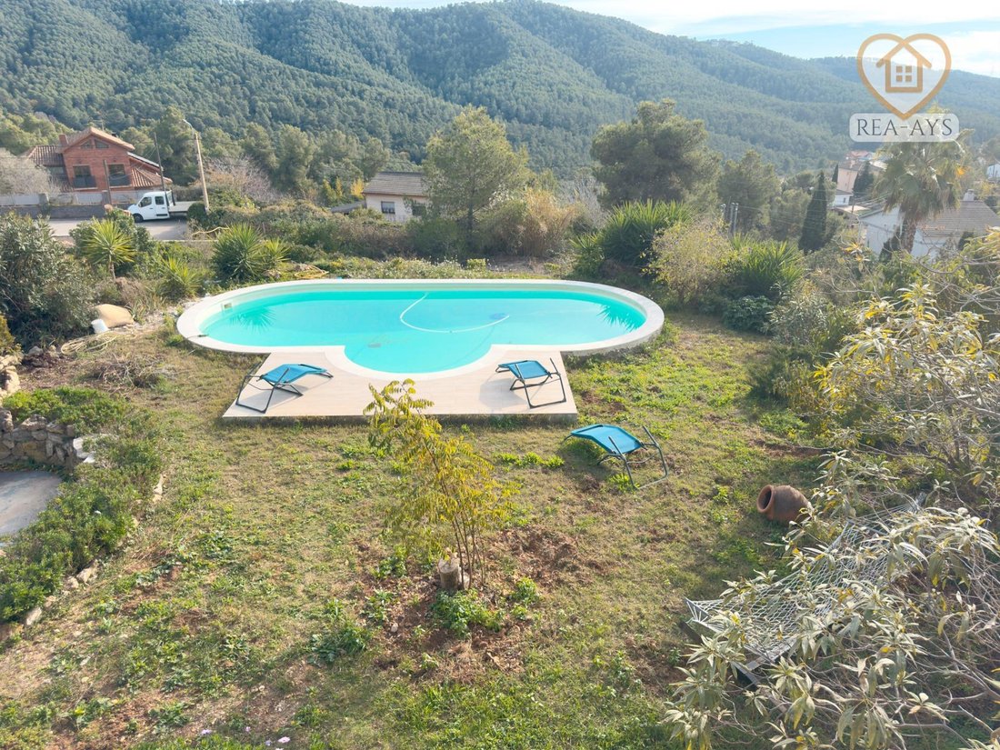 Villa in Vallirana, Catalonia, Spain 2 - 16719335