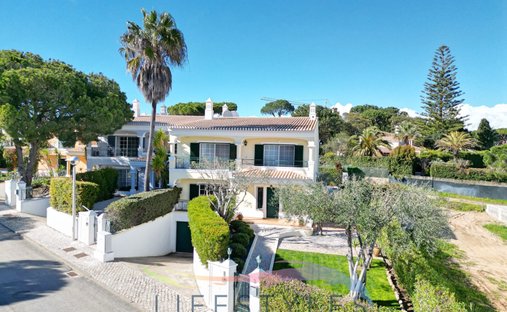 Villa in Vale do Lobo, Almancil, Portugal 1