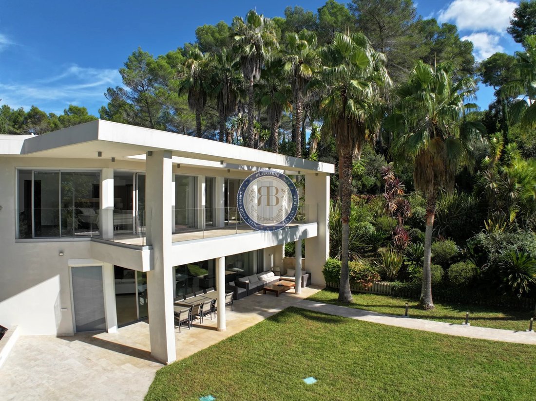 House in Mougins, Provence-Alpes-Côte d'Azur, France 2 - 16697009