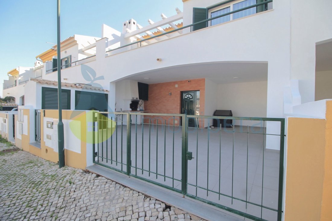 House in Olhos de Agua, Algarve, Portugal 1 - 16484477
