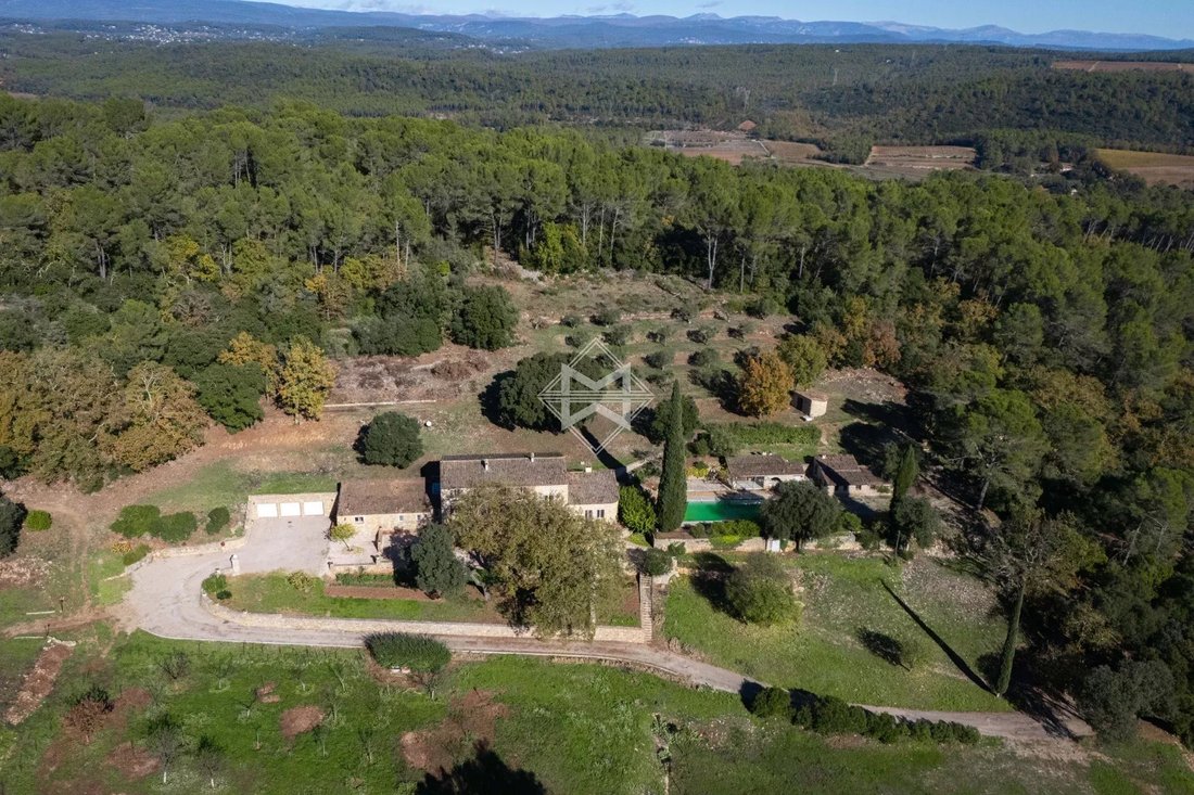 Estate in Le Thoronet, Provence-Alpes-Côte d'Azur, France 2 - 16712688